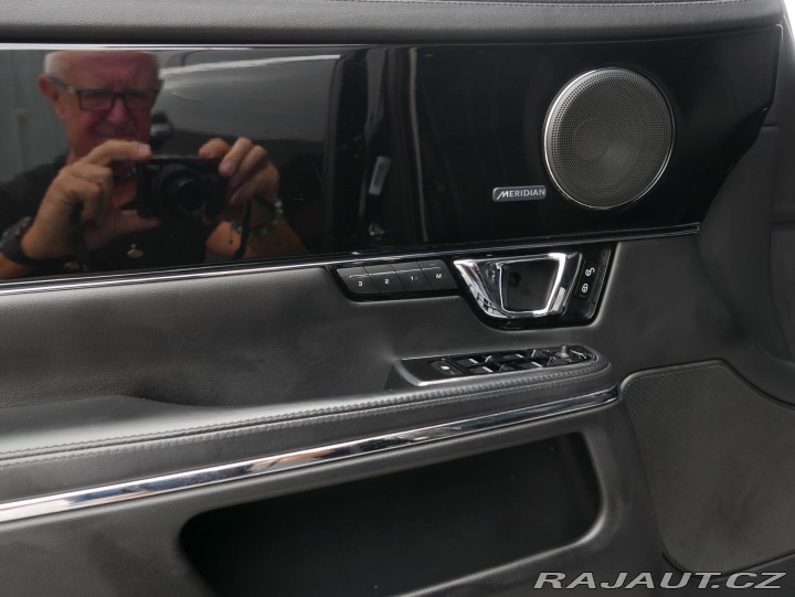 Jaguar XJ 3,0 V6 AWD Automat REZERV 2013