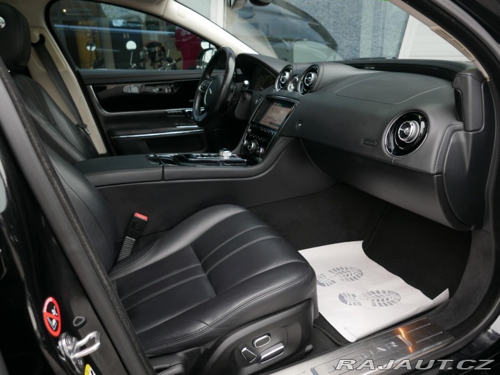 Jaguar XJ 3,0 V6 AWD Automat REZERV 2013