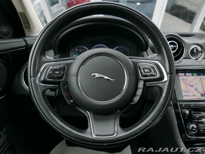 Jaguar XJ 3,0 V6 AWD Automat REZERV 2013