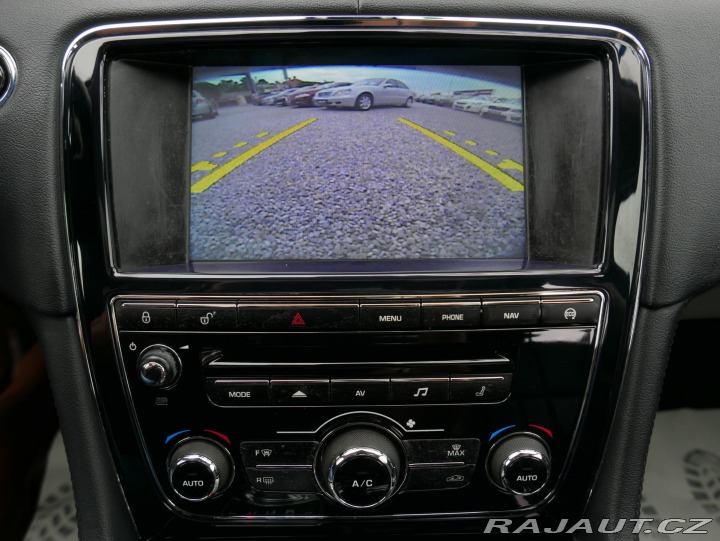 Jaguar XJ 3,0 V6 AWD Automat REZERV 2013