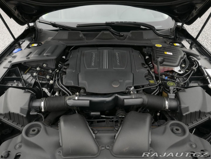 Jaguar XJ 3,0 V6 AWD Automat REZERV 2013