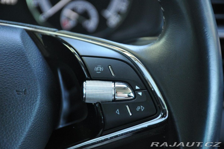 Škoda Karoq 1.6TDi STYLE CARPLAY DSG 2020