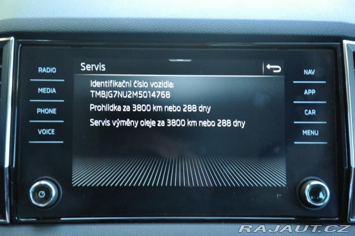 Škoda Karoq 1.6TDi STYLE CARPLAY DSG 2020