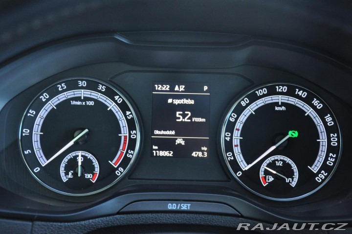 Škoda Karoq 1.6TDi STYLE CARPLAY DSG 2020