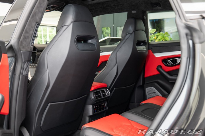 Lamborghini Urus  2019