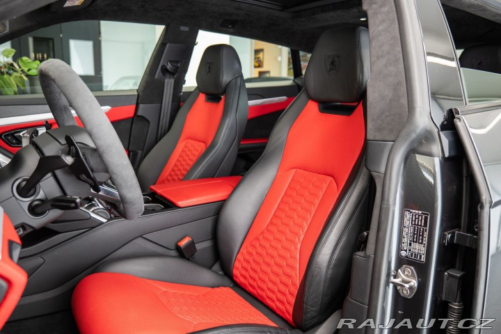 Lamborghini Urus  1800