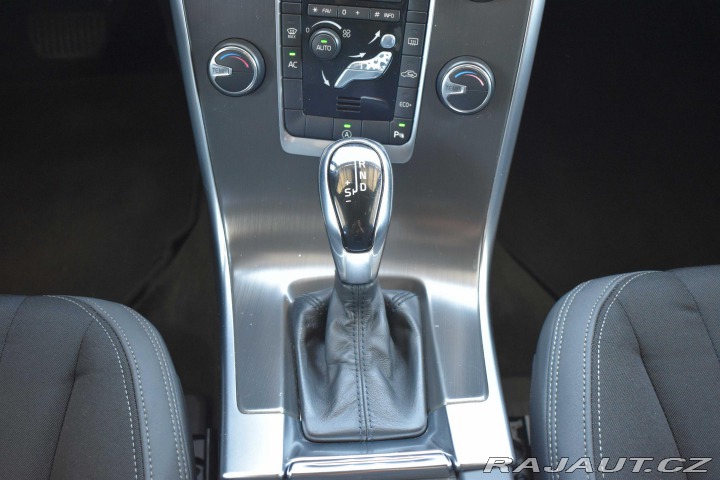 Volvo XC60 D4 133kW*AUTOMAT*TAŽNÉ*NA 2014