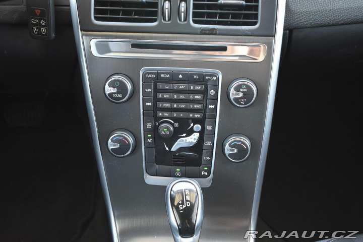 Volvo XC60 D4 133kW*AUTOMAT*TAŽNÉ*NA 2014