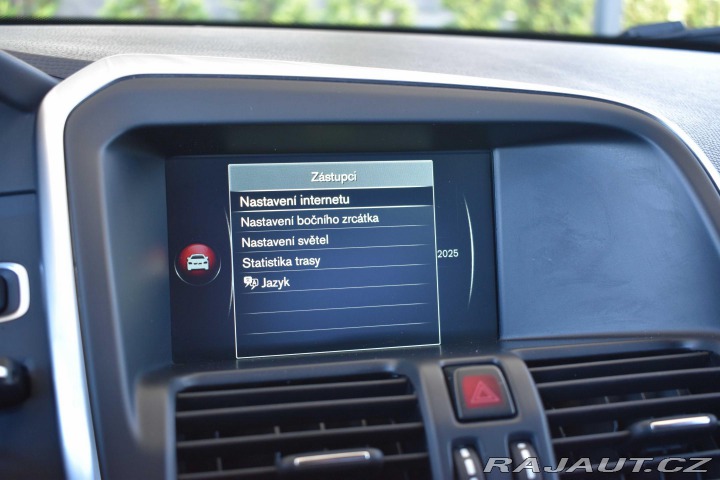 Volvo XC60 D4 133kW*AUTOMAT*TAŽNÉ*NA 2014