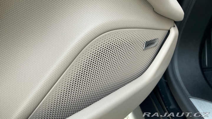 Porsche Taycan  2025