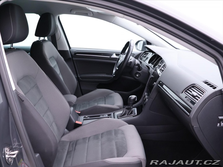 Volkswagen Golf 1,5 TSI 110kW DSG Highlin 2021