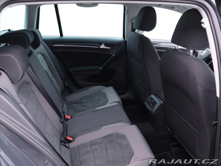 Volkswagen Golf 1,5 TSI 110kW DSG Highlin 2021