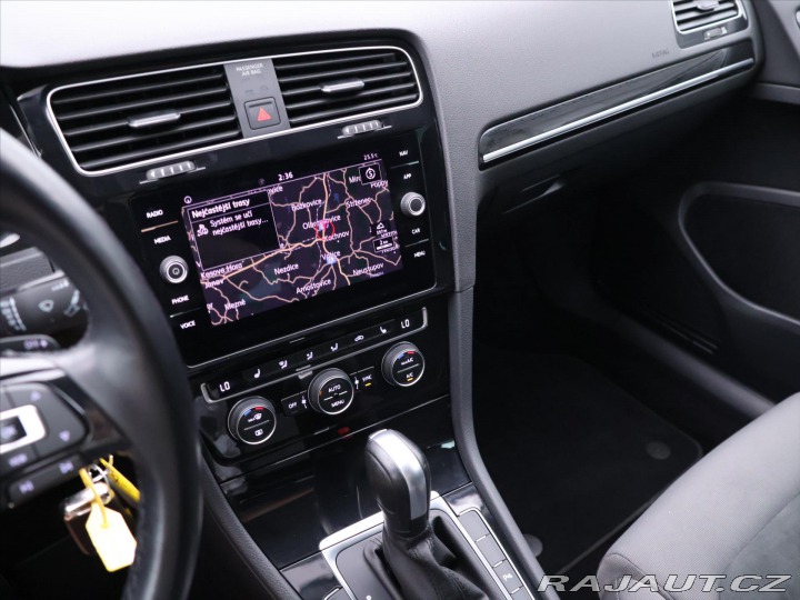 Volkswagen Golf 1,5 TSI 110kW DSG Highlin 2021