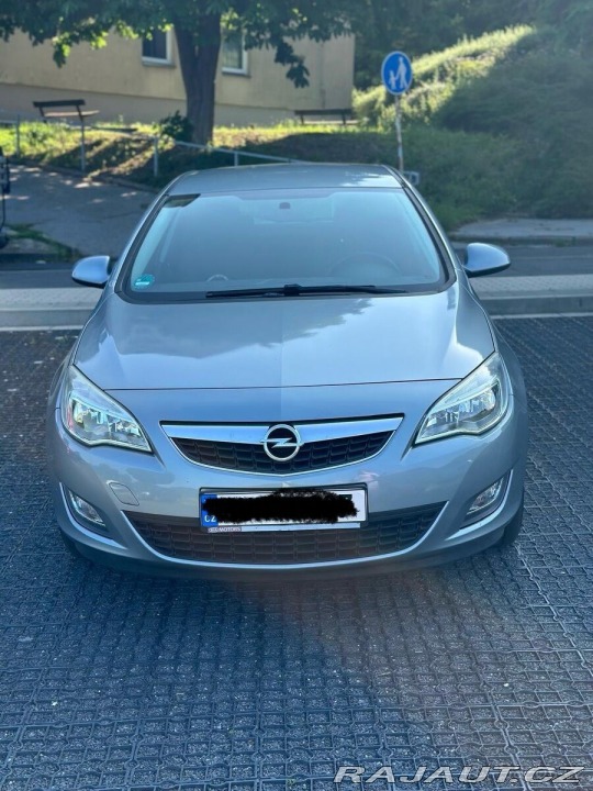 Opel Astra  2012