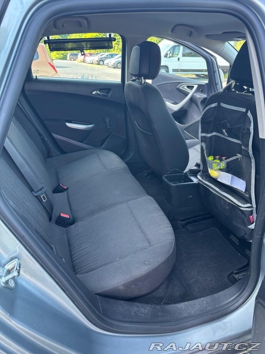 Opel Astra  2012
