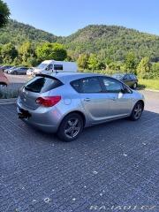 Opel Astra  2012