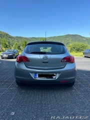 Opel Astra  2012