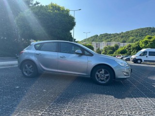 Opel Astra  2012