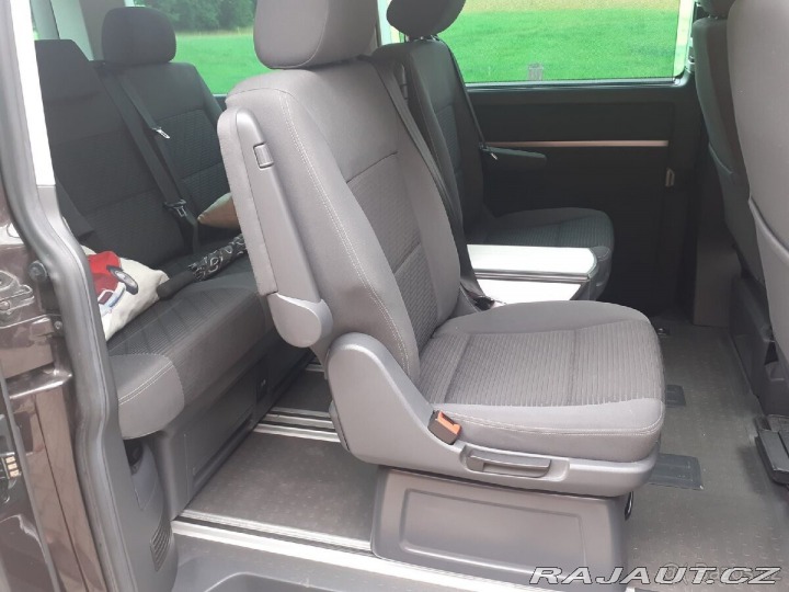 Volkswagen Multivan 2,0   T5 2012