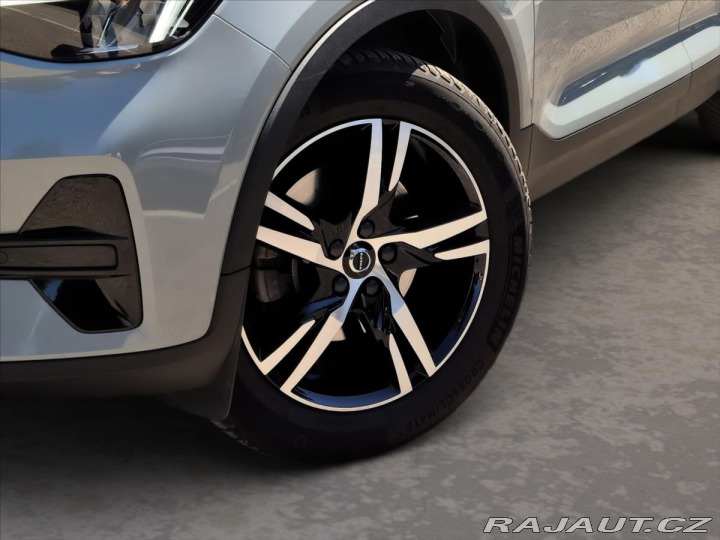 Volvo XC40 2,0 B3 Plus Dark 2023
