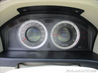 Volvo XC70 2,4 D5 151kw AWD Momentum 2010