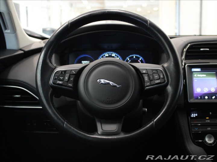 Jaguar F-Pace 3,0 D300 V6 Portfolio MER 2017