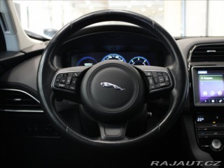 Jaguar F-Pace 3,0 D300 V6 Portfolio MER 2017