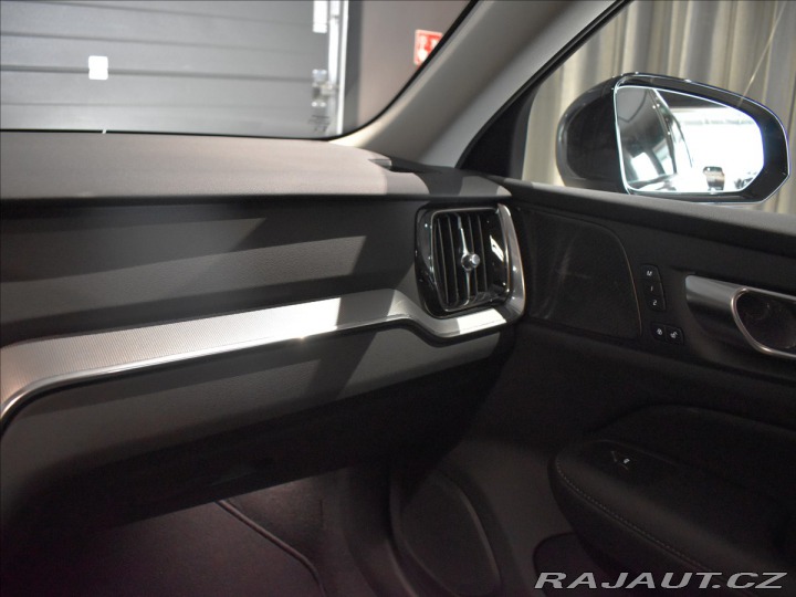 Volvo V60 2,0 B4 Plus Dark FWD 2025