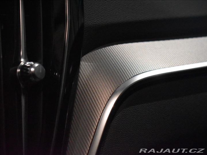 Volvo V60 2,0 B4 Plus Dark FWD 2025