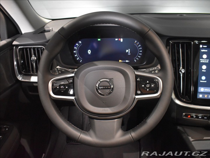 Volvo V60 2,0 B4 Plus Dark FWD 2025