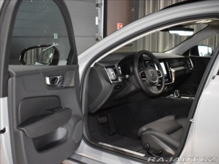 Volvo V60 2,0   B4 Plus Dark FWD 2025