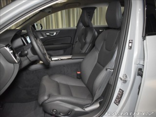 Volvo V60 2,0   B4 Plus Dark FWD 2025