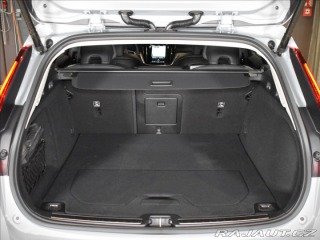 Volvo V60 2,0   B4 Plus Dark FWD 2025