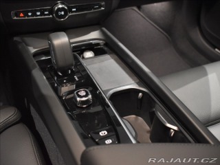 Volvo V60 2,0   B4 Plus Dark FWD 2025