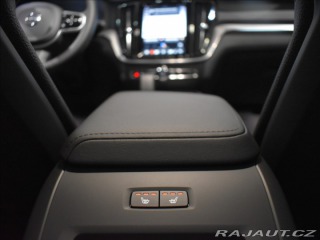 Volvo V60 2,0   B4 Plus Dark FWD 2025