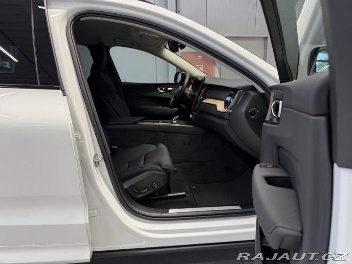Volvo XC60 T6 AWD RECHARGE 2.0L 253+ 2025