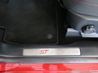 Ford Kuga 1.5TDCi,navi,360°,ST Line 2021