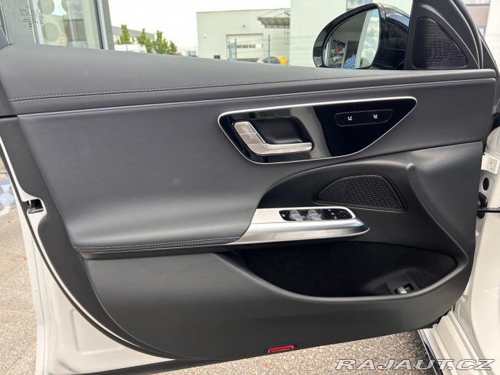 Mercedes-Benz E E 220d 4MATIC kombi AMG 2025