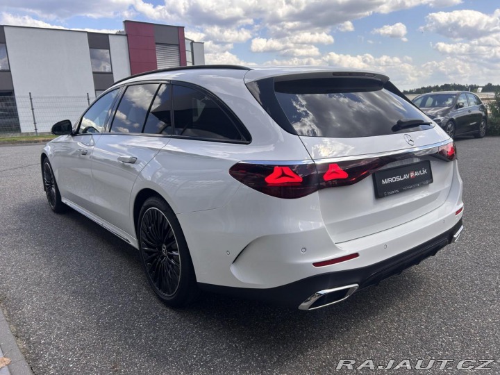 Mercedes-Benz E E 220d 4MATIC kombi AMG 2025