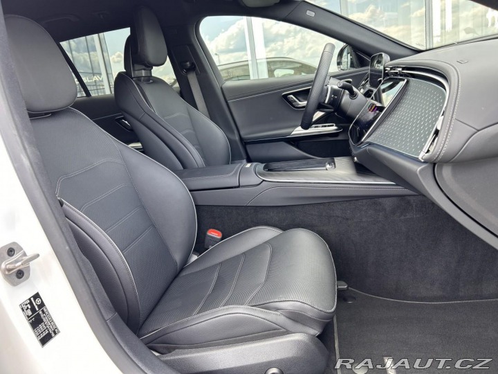 Mercedes-Benz E E 220d 4MATIC kombi AMG 2025