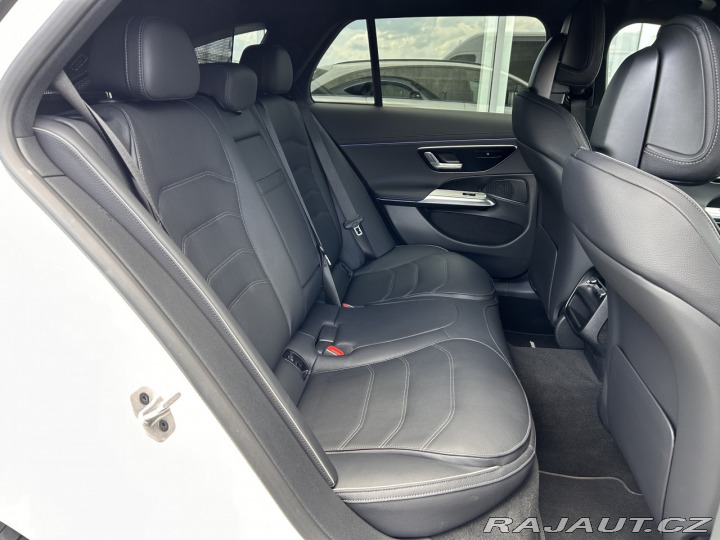 Mercedes-Benz E E 220d 4MATIC kombi AMG 2025