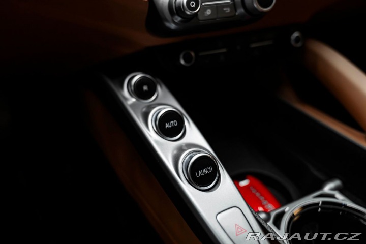 Ferrari Ostatní modely GTC4 Lusso 6.3 V12, DCT, PANO, DAYTO 2019