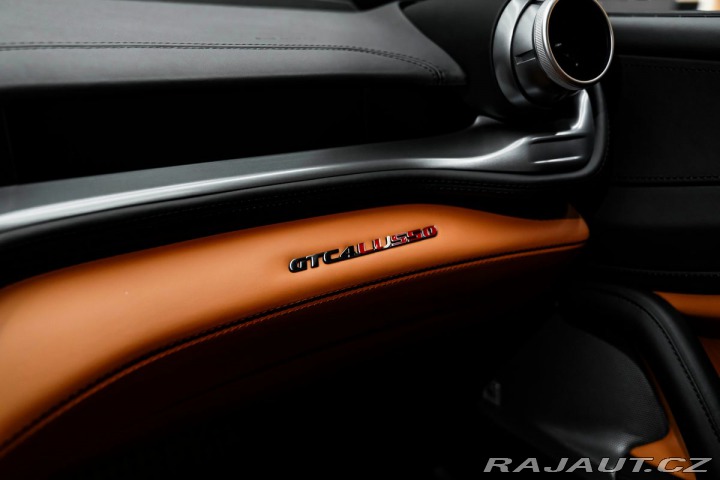 Ferrari Ostatní modely GTC4 Lusso 6.3 V12, DCT, PANO, DAYTO 2019