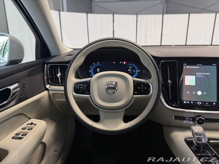 Volvo V60 T6 AWD RECHARGE 2.0L 253+ 2025