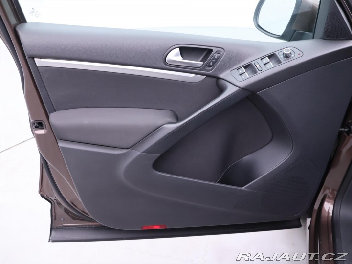 Volkswagen Tiguan 2,0 TDI 103KW DSG 4Motion 2012