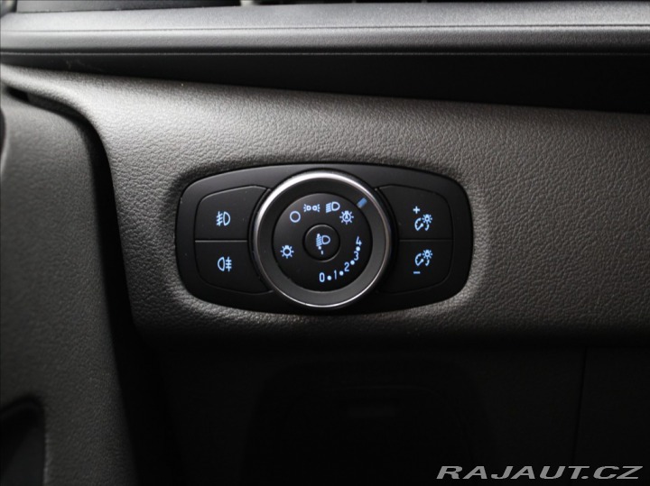 Ford Transit Custom 2,0 TDCi Trend 6-míst TAŽ 2022