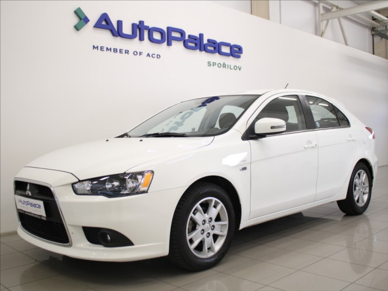 Mitsubishi Lancer 1,6 i Invite 1.maj.43 500