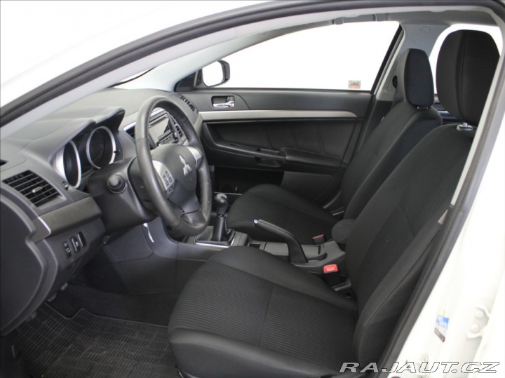 Mitsubishi Lancer 1,6 i Invite 1.maj.43 500 2015
