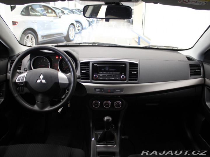 Mitsubishi Lancer 1,6 i Invite 1.maj.43 500 2015