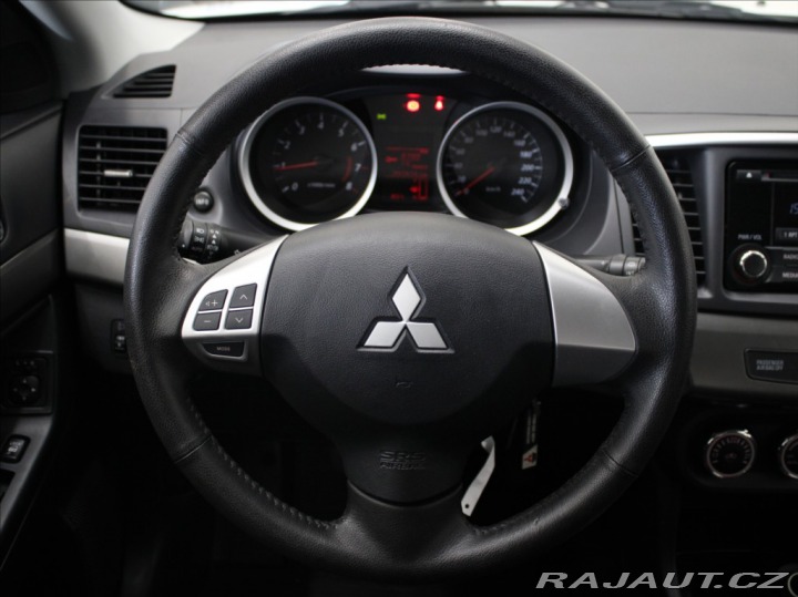 Mitsubishi Lancer 1,6 i Invite 1.maj.43 500 2015